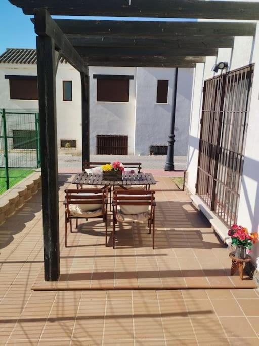Suite En Sierramagna, Piscina Abierta El Ronquillo Екстер'єр фото