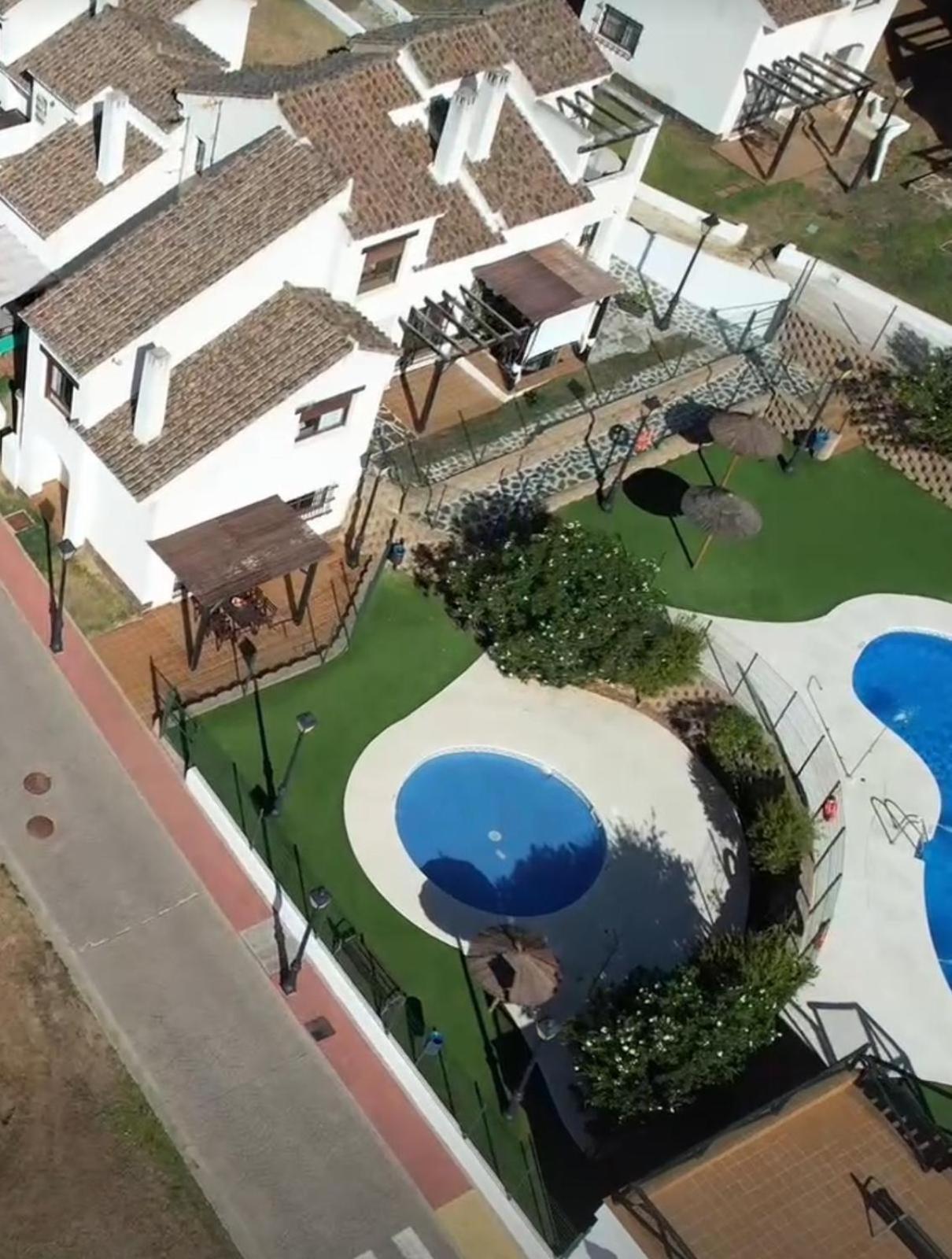 Suite En Sierramagna, Piscina Abierta El Ronquillo Екстер'єр фото