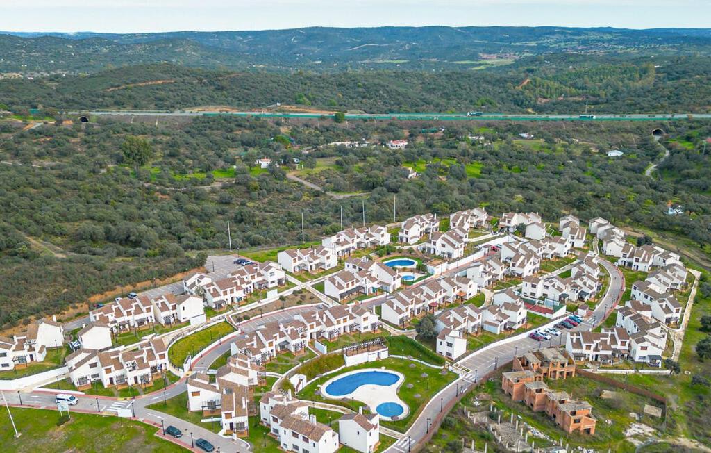 Suite En Sierramagna, Piscina Abierta El Ronquillo Екстер'єр фото